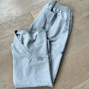 Figs Light Grey Scrub Set
